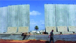 Route 181: Fragments of a Journey in Palestine-Israel - North